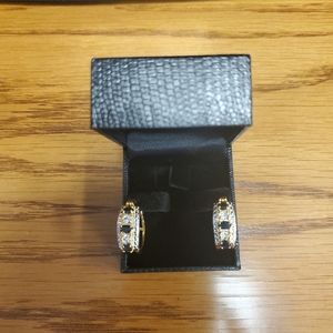 NWOT Gold Coast hoop earrings